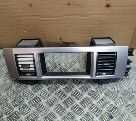 Jaguar XF X250 Dash center air vent grill 8X2319K617BE