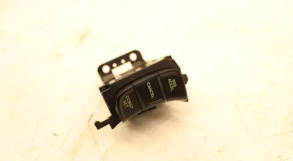 Hyundai Sonata Steering wheel buttons/switches 967003K000