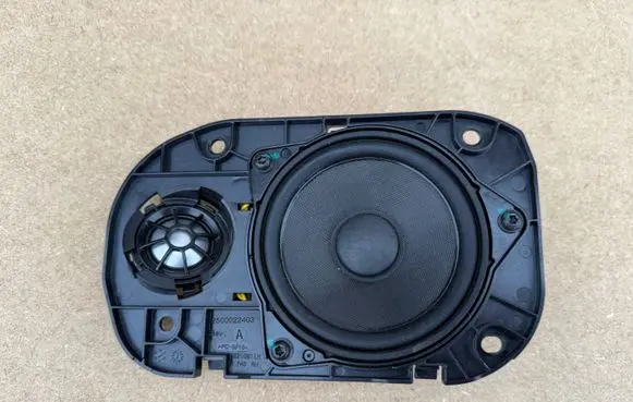 BMW 5 G60 G61 Parcel shelf speaker 5A42AA1