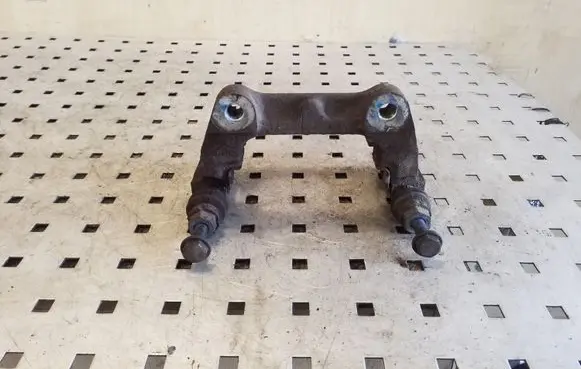 Peugeot 3008 I Brake caliper pad carrier rear 