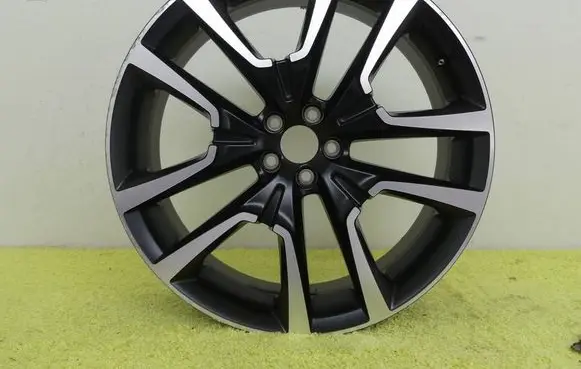Volvo XC90 R22 alloy rim 31454328