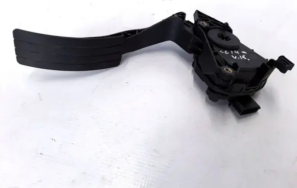 Renault Clio IV Accelerator throttle pedal 180223454R