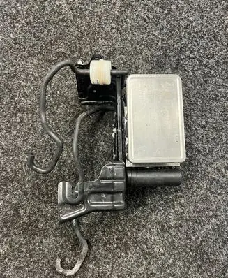 Mercedes-Benz C W206 Air suspension compressor/pump A2069010708