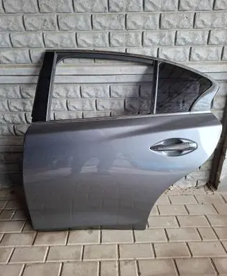 Infiniti Q50 Rear door