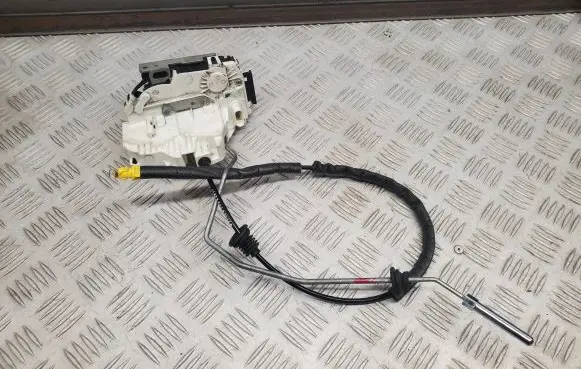 Jeep Grand Cherokee Front door lock P04589924AH 04589924AH