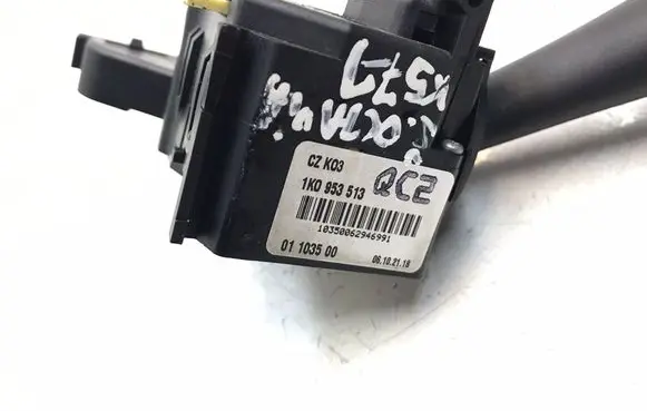Skoda Octavia Mk2 (1Z) Indicator stalk 1K0953513