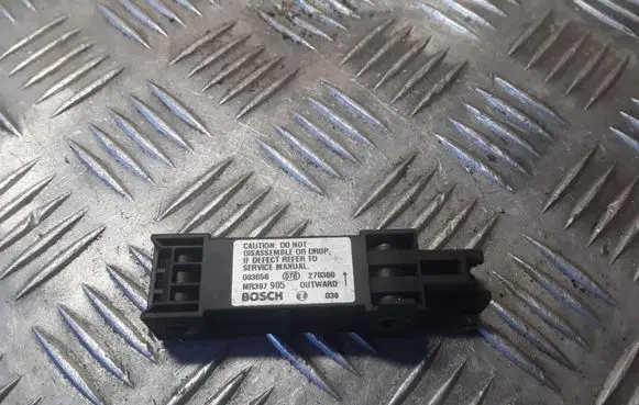Mitsubishi Carisma Airbag deployment crash/impact sensor MR397905