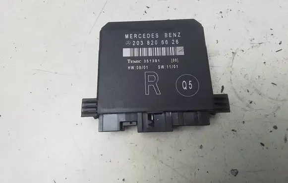 Mercedes-Benz C W203 Door control unit/module 2038206626 351391