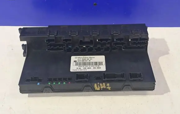 Mercedes-Benz CLS C219 Fuse module 2115456601 5DK00804736