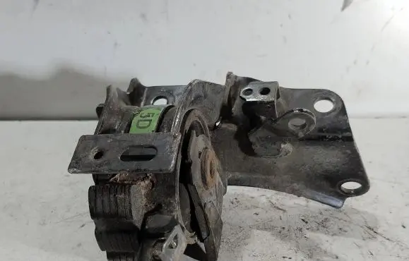 Toyota Corolla Verso E121 Gearbox mounting bracket