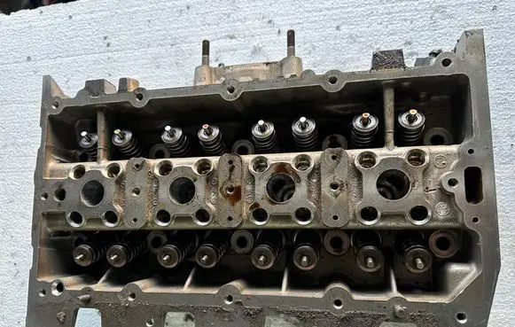 Volkswagen Tiguan Engine head 04E103404N