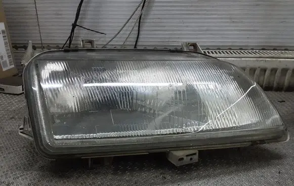 Volkswagen Sharan Headlight/headlamp 0301048302