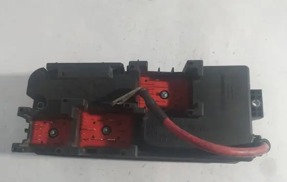 Opel Vectra C Fuse module 13112917