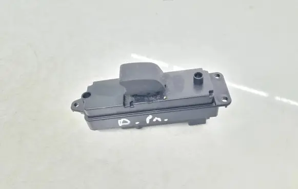 Mazda 6 Electric window control switch GS1D66370