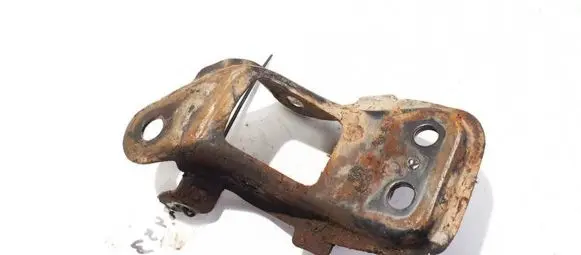 Subaru Legacy Bracket in trunk/boot 