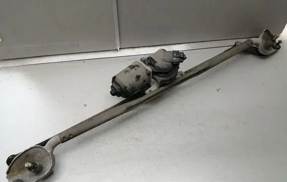 Dodge Magnum Front wiper linkage and motor 04805711AA