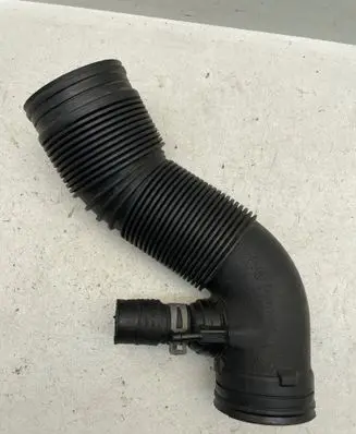 Volkswagen Golf IV Air intake hose/pipe 1J0129684