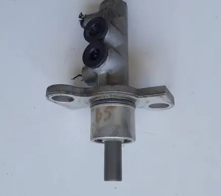 Volkswagen PASSAT B5 Master brake cylinder 11973