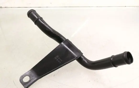 Volkswagen PASSAT B6 Engine coolant pipe/hose 03G121151H