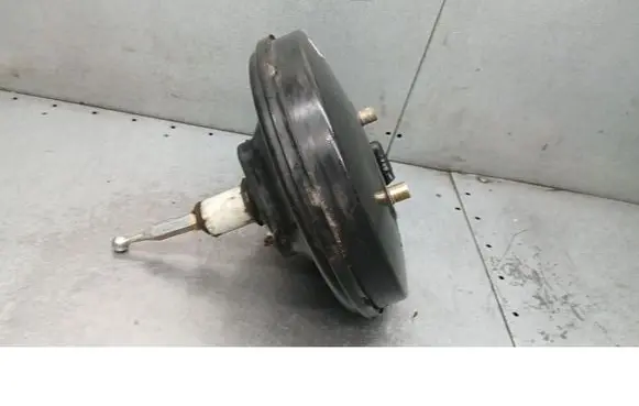 Volkswagen PASSAT B5 Brake booster 8D0612105F