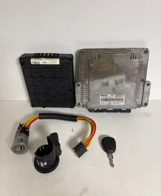 Renault Scenic RX Engine ECU kit and lock set 7700115725 28TM0215 0281010189