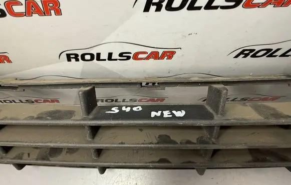 Volvo S40 Front bumper lower grill 30657006