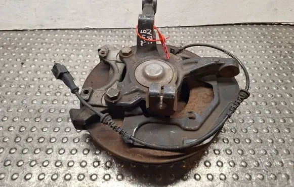 Renault Twingo III Front wheel hub spindle knuckle S25056942 400157575R