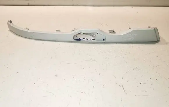 BMW 3 E46 Under headlight/headlamp trim 8231044