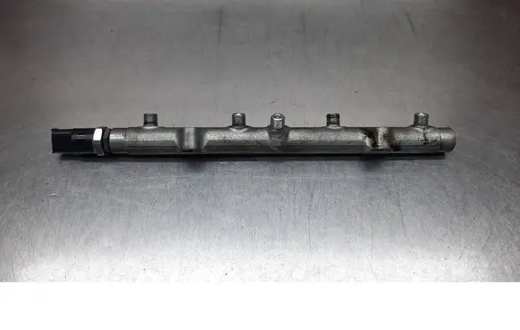 Aixam A751 Fuel injector supply line/pipe 0445214011
