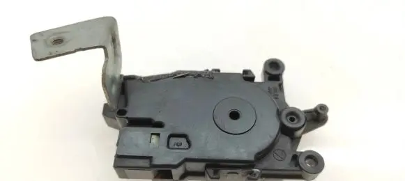 Loading door lock