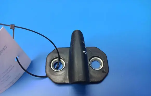 Mercedes-Benz E W211 Front door lock loop/hook striker A2037200004