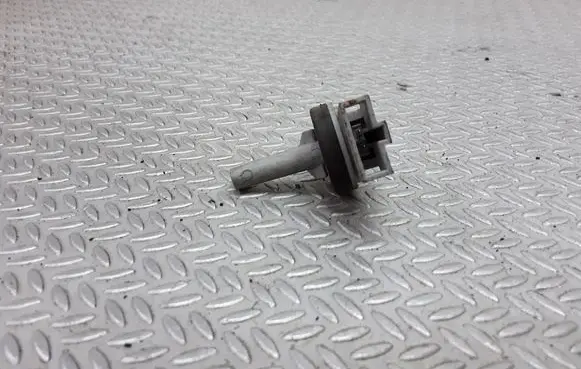 Volkswagen PASSAT B5.5 Interior temperature sensor 1J0907543A