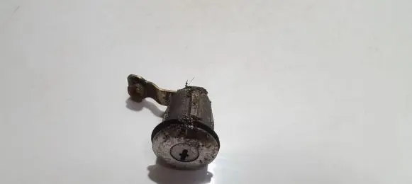 Citroen Berlingo Front door lock (next to the handle) 