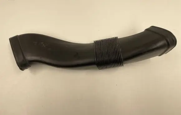 Mercedes-Benz CLS AMG C219 Air intake duct part A1560940582