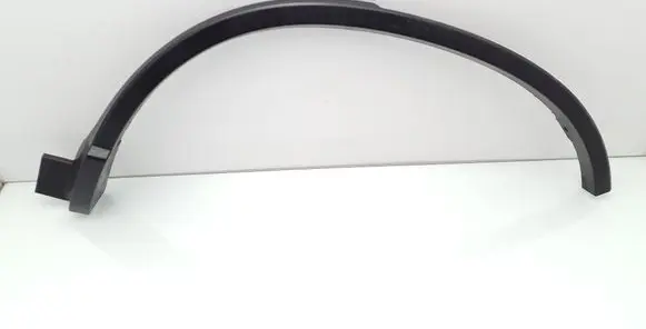 Rear fender molding trim