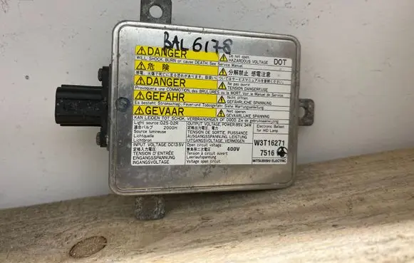 Mitsubishi Outlander Headlight ballast module Xenon W3T16271 7516