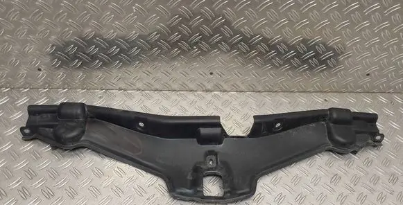 Toyota Auris E180 Radiator trim 165940N010