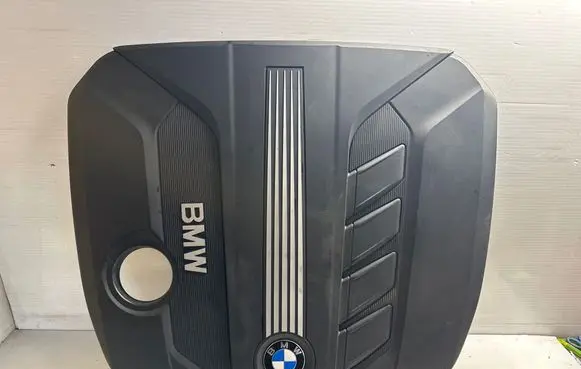 BMW 5 F10 F11 Engine cover (trim) 13717802847