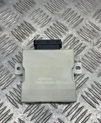 Toyota Avensis T250 Window wiper relay 150696