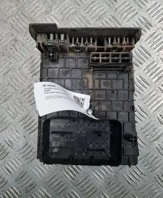 Volkswagen PASSAT B6 Fuse box set