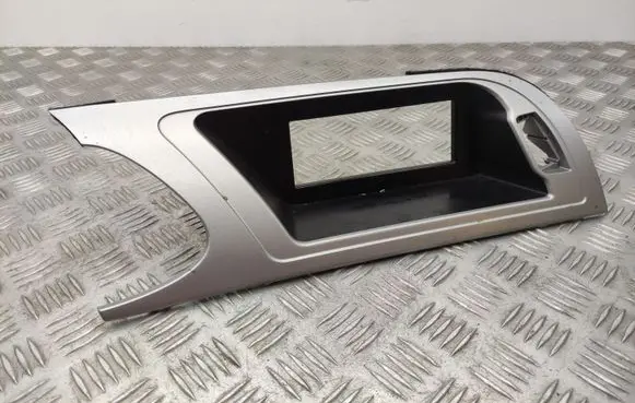 Audi A4 S4 B8 8K Radio/GPS head unit trim 8K1857186E