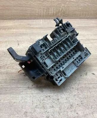 Peugeot 206 Fuse module 9628024480