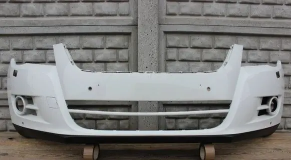 Volkswagen Tiguan Front bumper 5N0807221