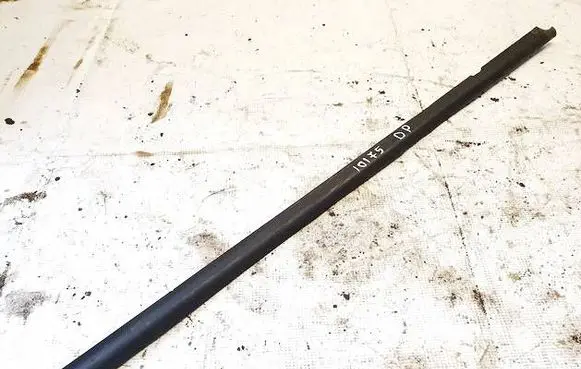Renault Megane I Front door glass trim molding 