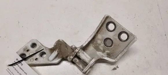 Citroen Berlingo Loading door lower hinge