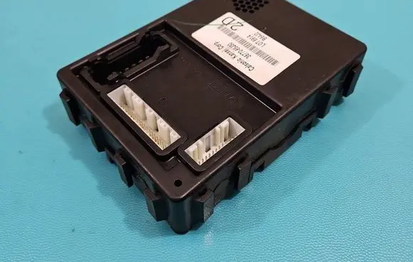 Suzuki Grand Vitara II Central body control module 36770-65J30 IMPRK1492078