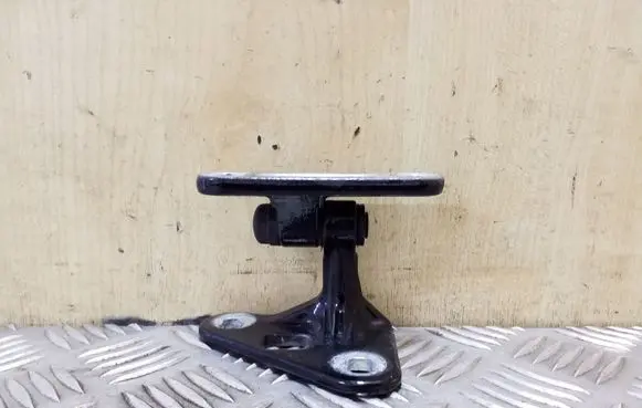Mercedes-Benz CLS C219 Front door lower hinge 