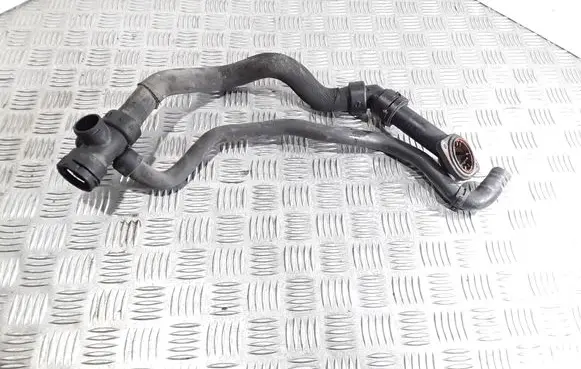 Coolant pipe/hose