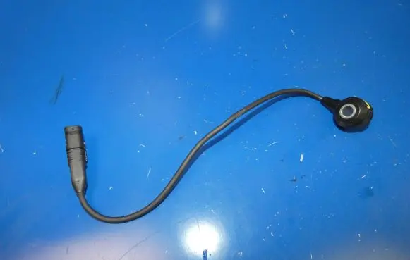 Mercedes-Benz CLA C117 X117 W117 Detonation knock sensor A0071530428