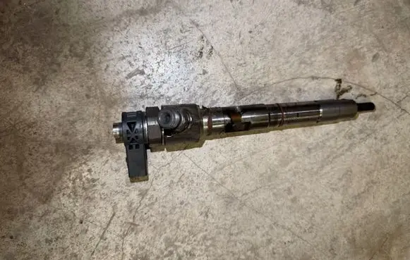 Audi A4 S4 B9 Fuel injector 04L130277N
